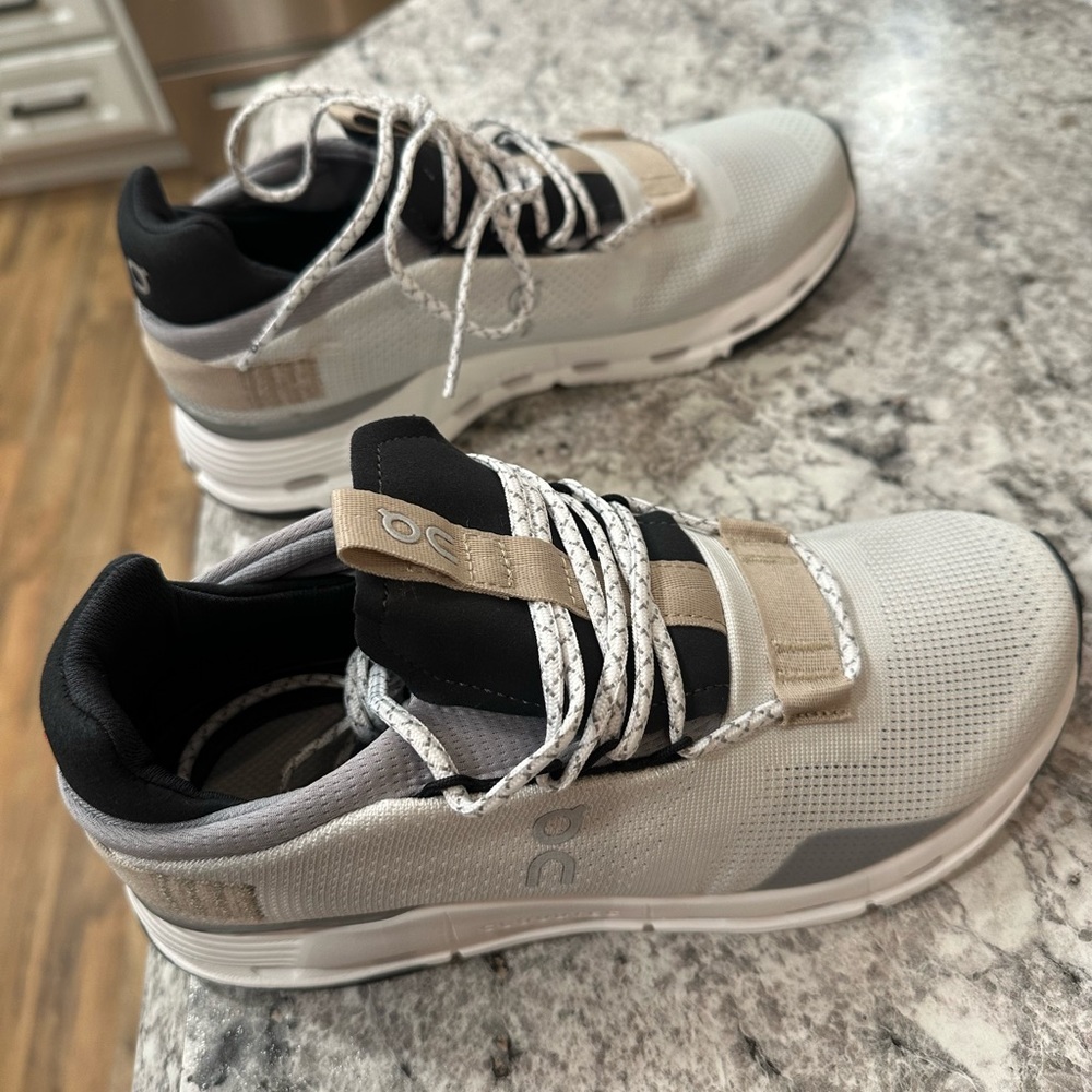 Never worn on cloud novas